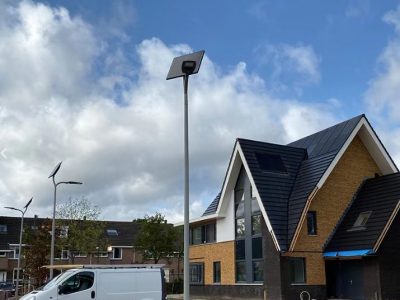 behuizing voor straatlantaarns op zonne-energie